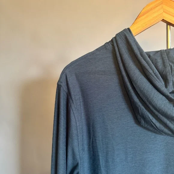 NWT • VUORI • Men’s Strato Tech Performance Hoodie • Navy Heather • Size Large - Picture 8 of 12